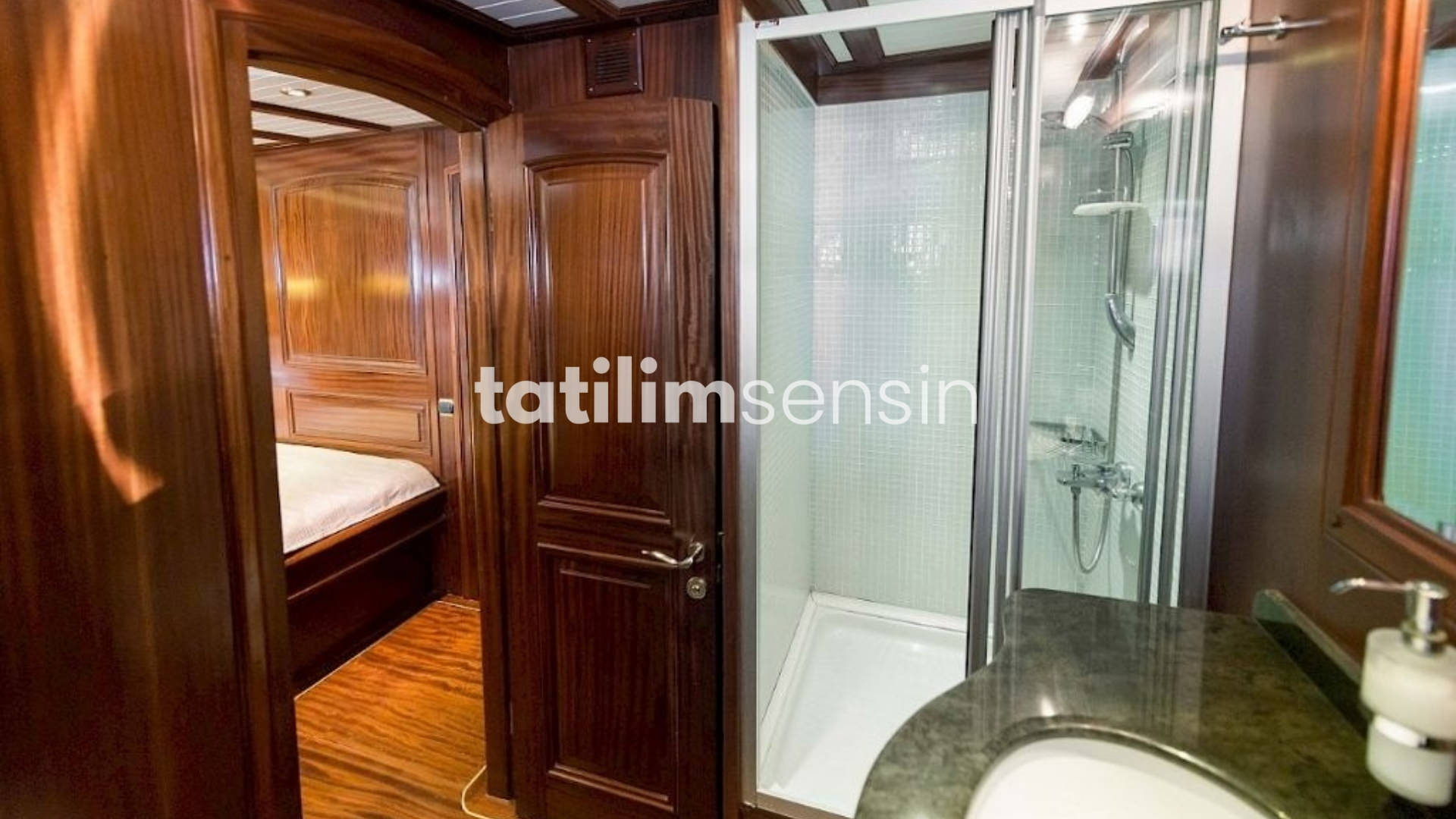 Lady Christa Gulet - 10