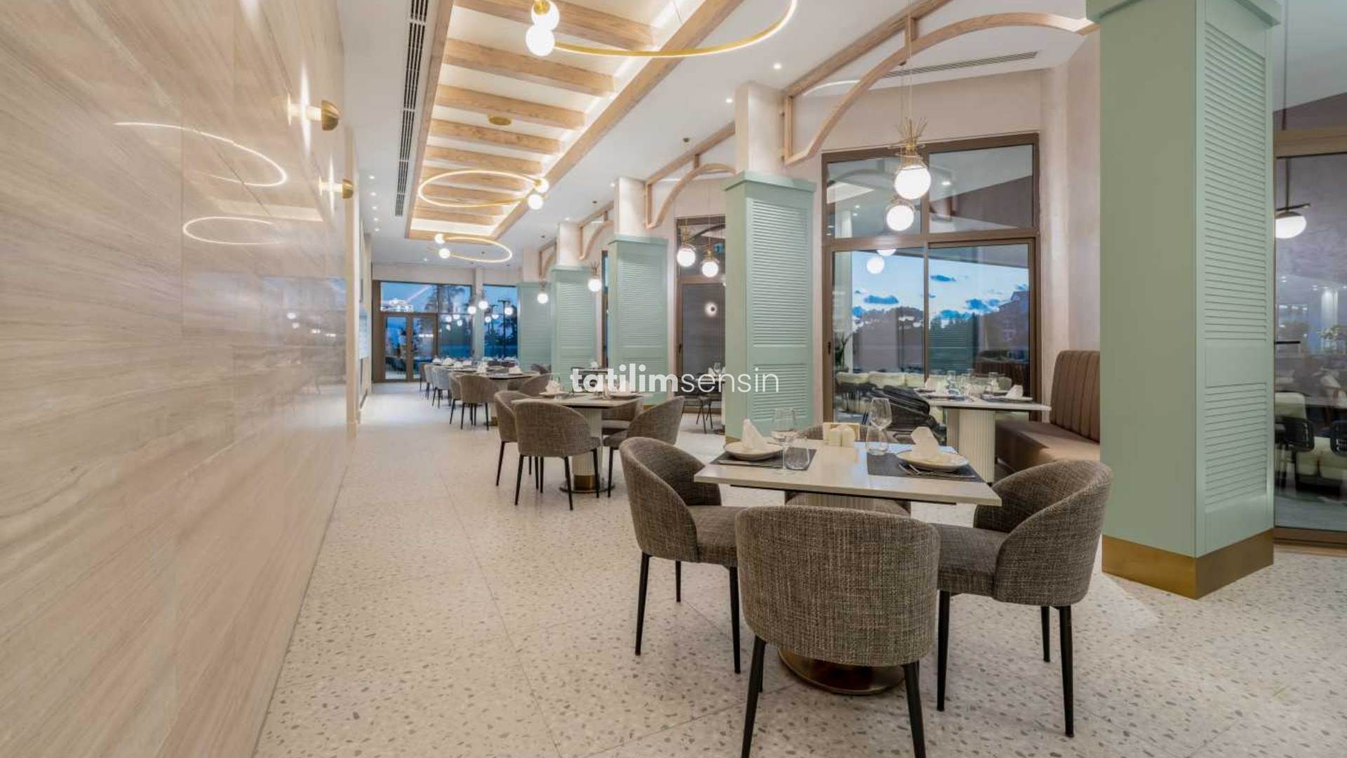 Süral Saray Hotel +16 - 17