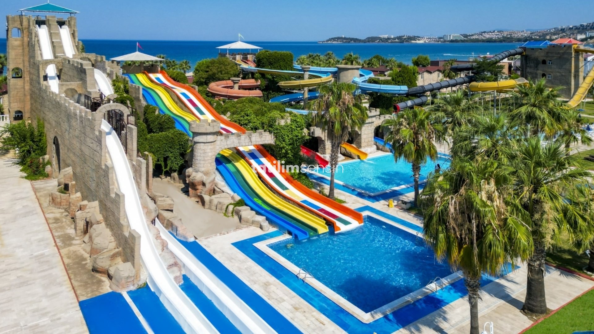 Risus Beach Resort Hotel - 13