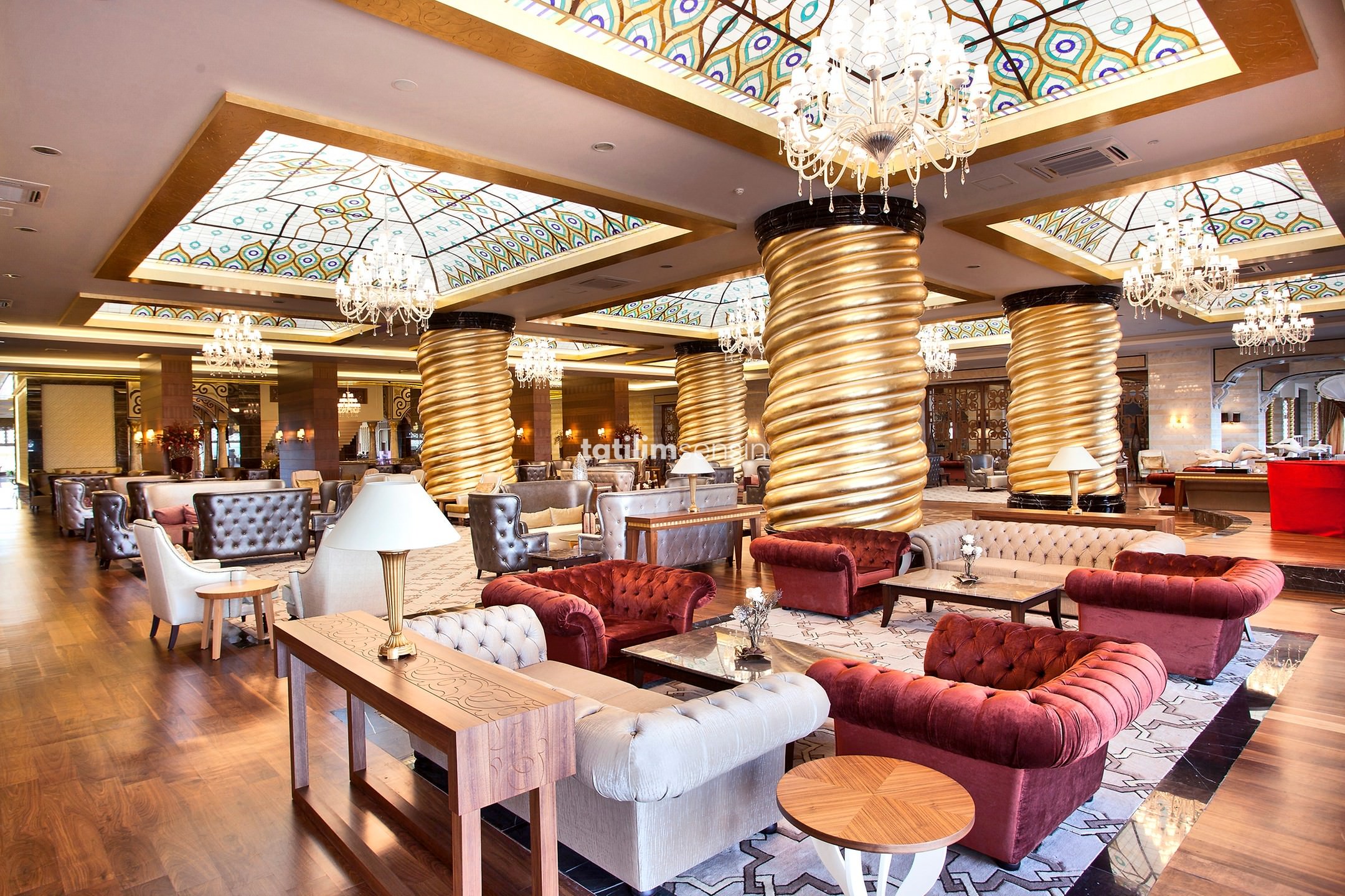 Royal Holiday Palace - 9