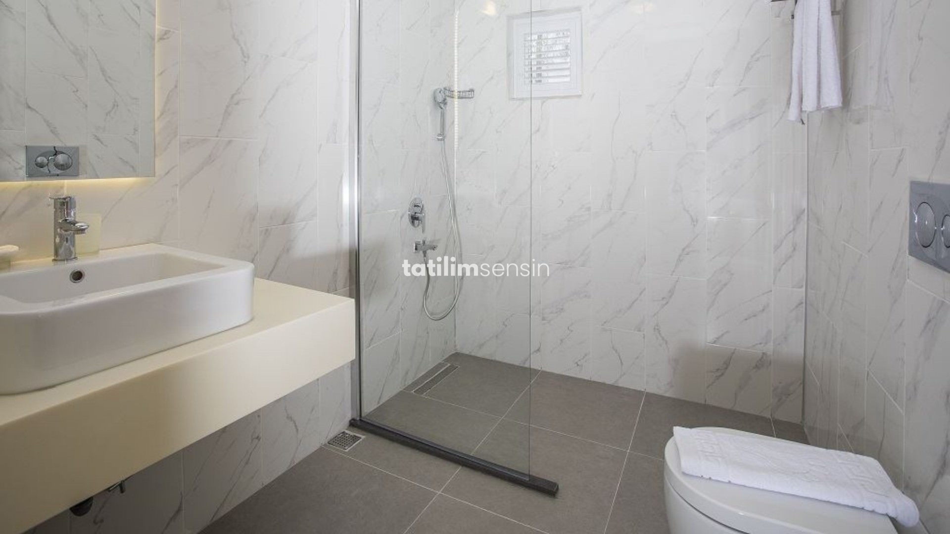 Moonshine Suites Hotel - 7