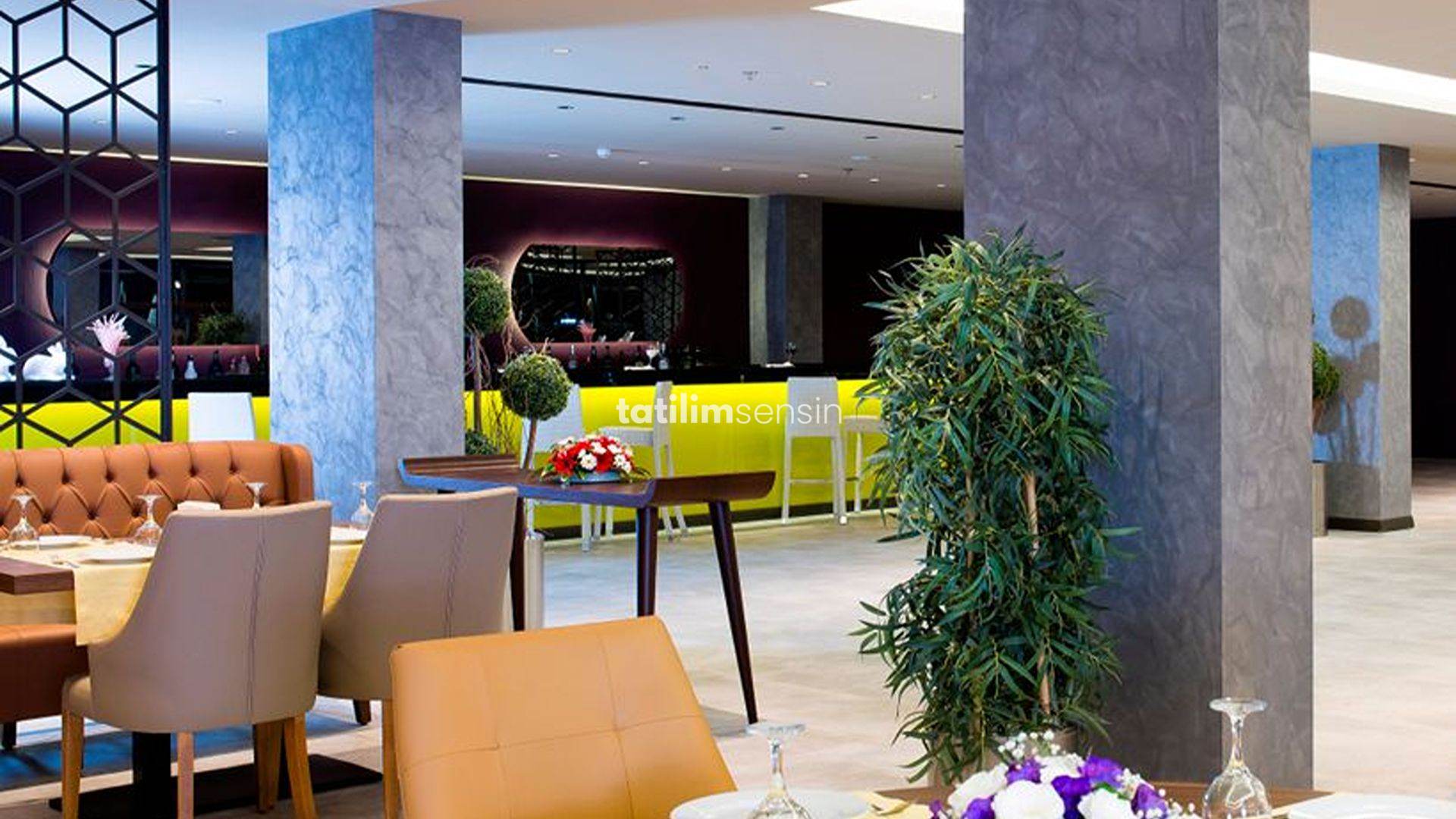 Mirage World Hotel - 8