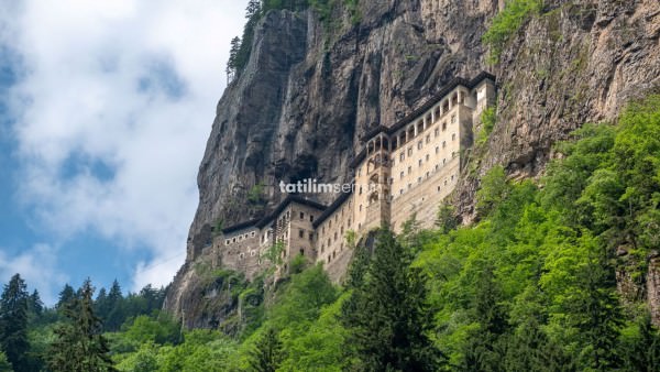 Karadeniz Rüzgarı Ve Batum Turu (İstanbul Otobüs Hareketli)