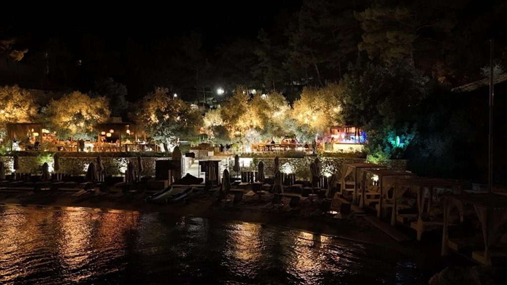 Z Villas Beach Hotel - 1