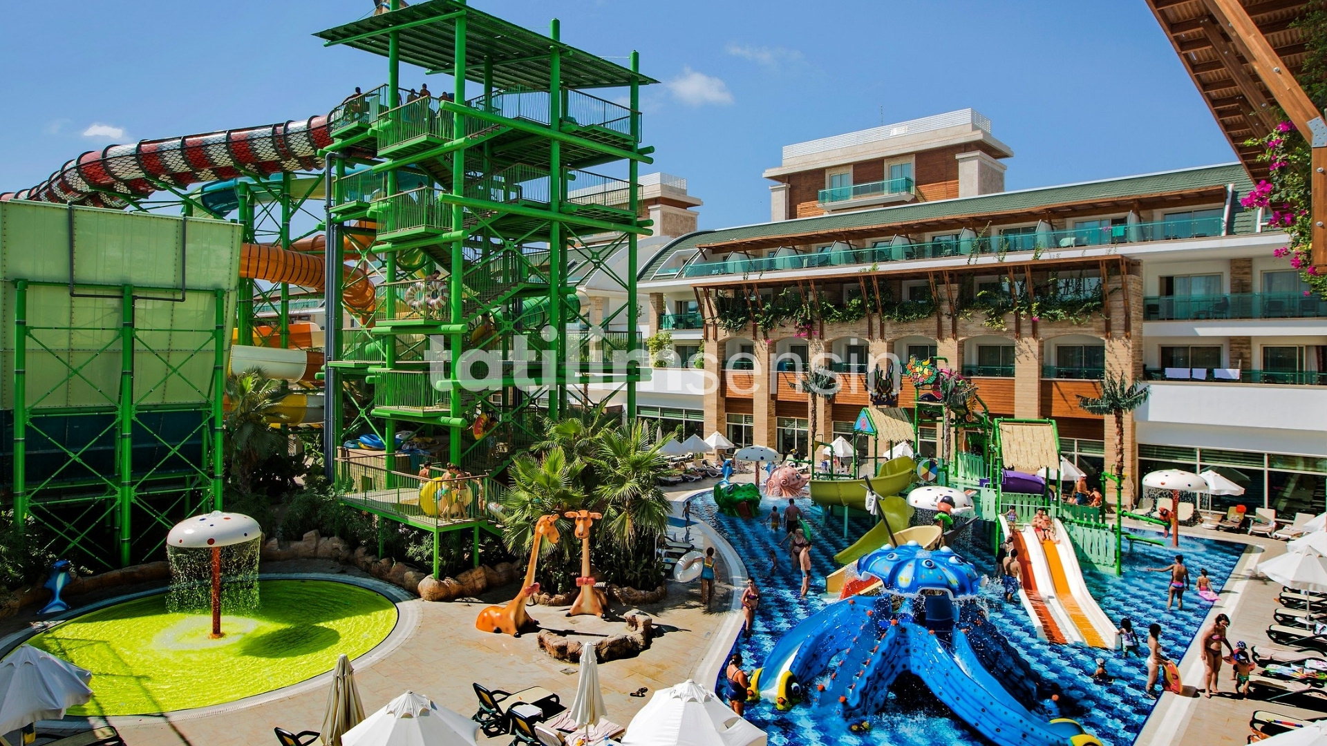 Crystal Waterworld Resort Spa - 5