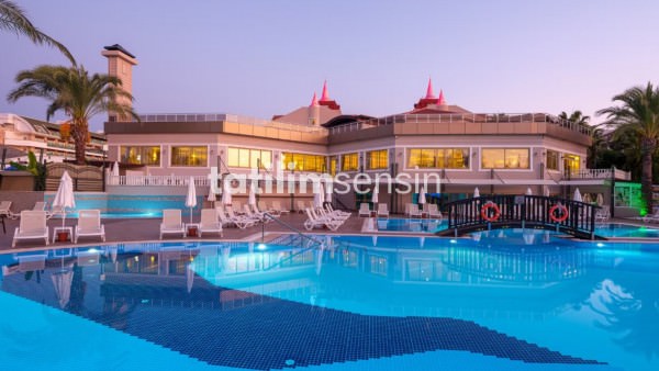 Aydınbey Famous Resort