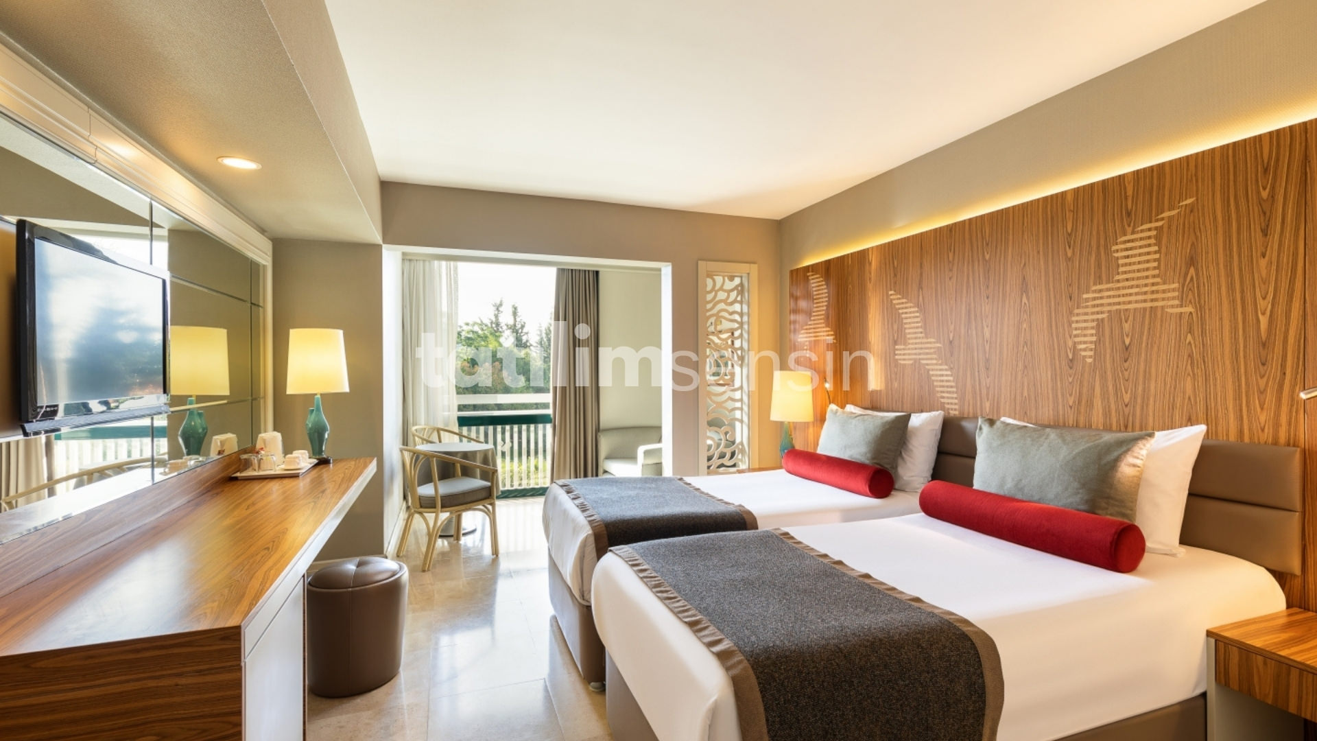 Paloma Perissia - 13