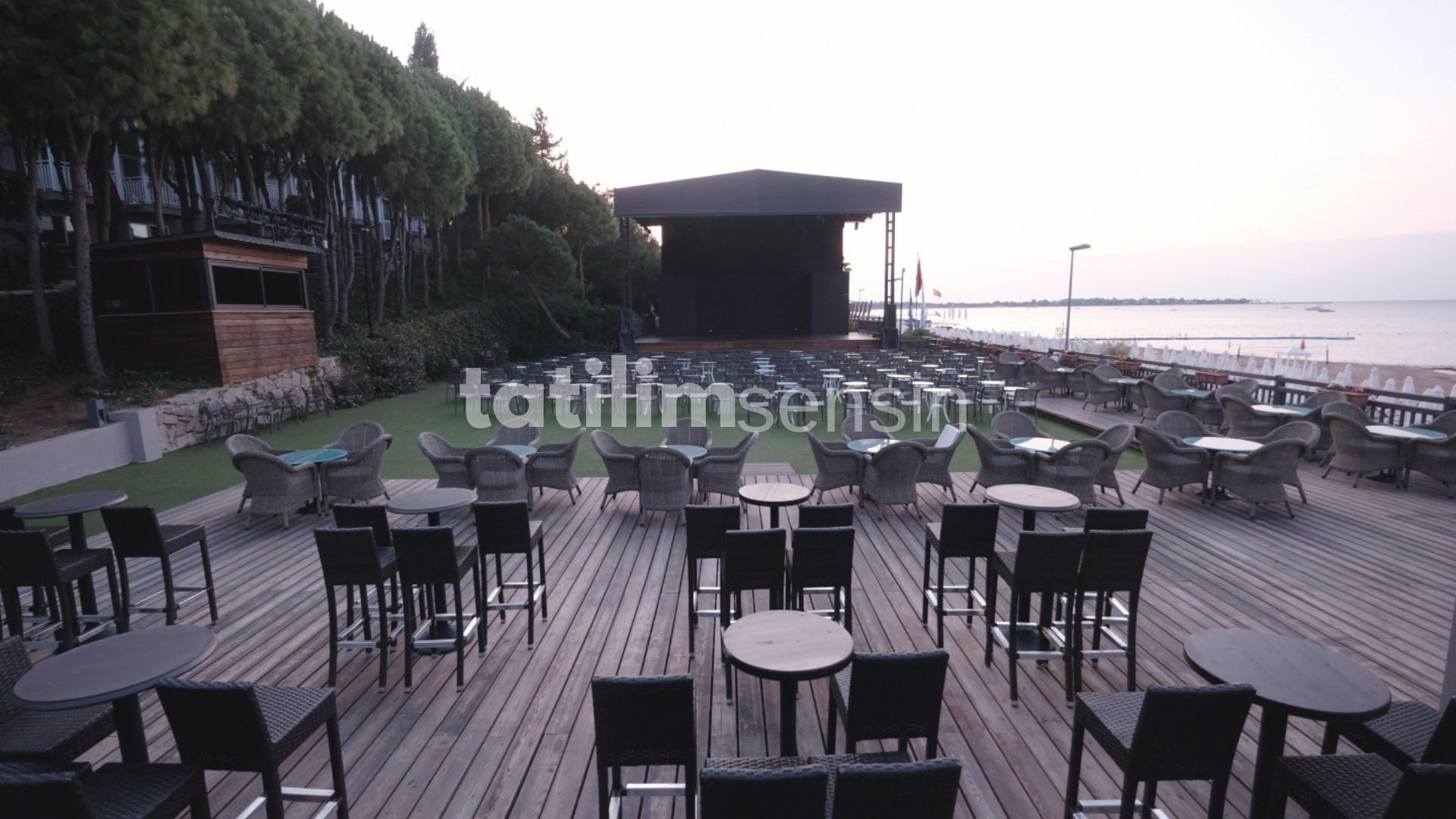 Paloma Perissia - 10