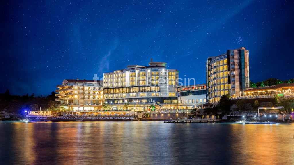 Charisma De Luxe Hotel - 1
