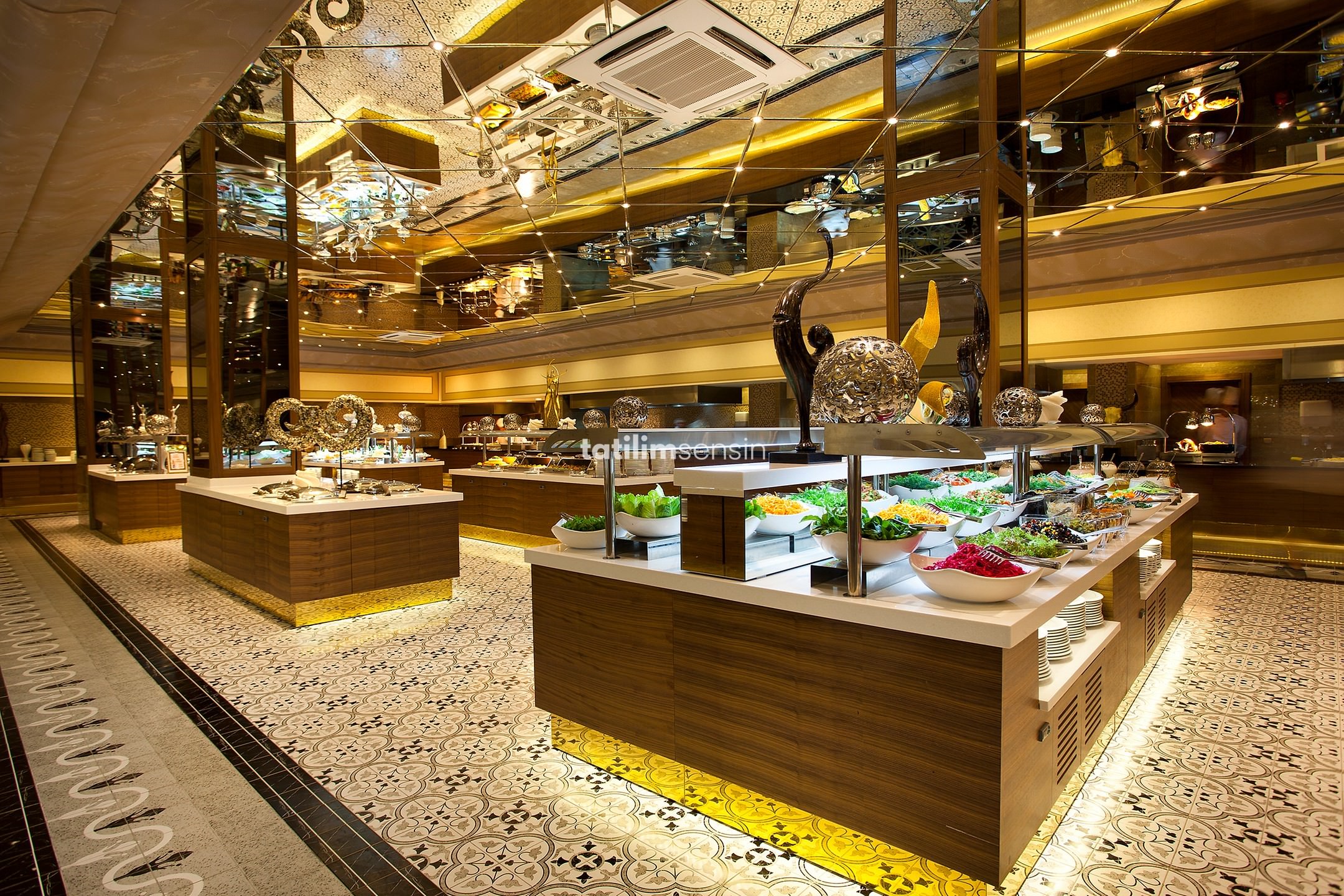 Royal Holiday Palace - 6