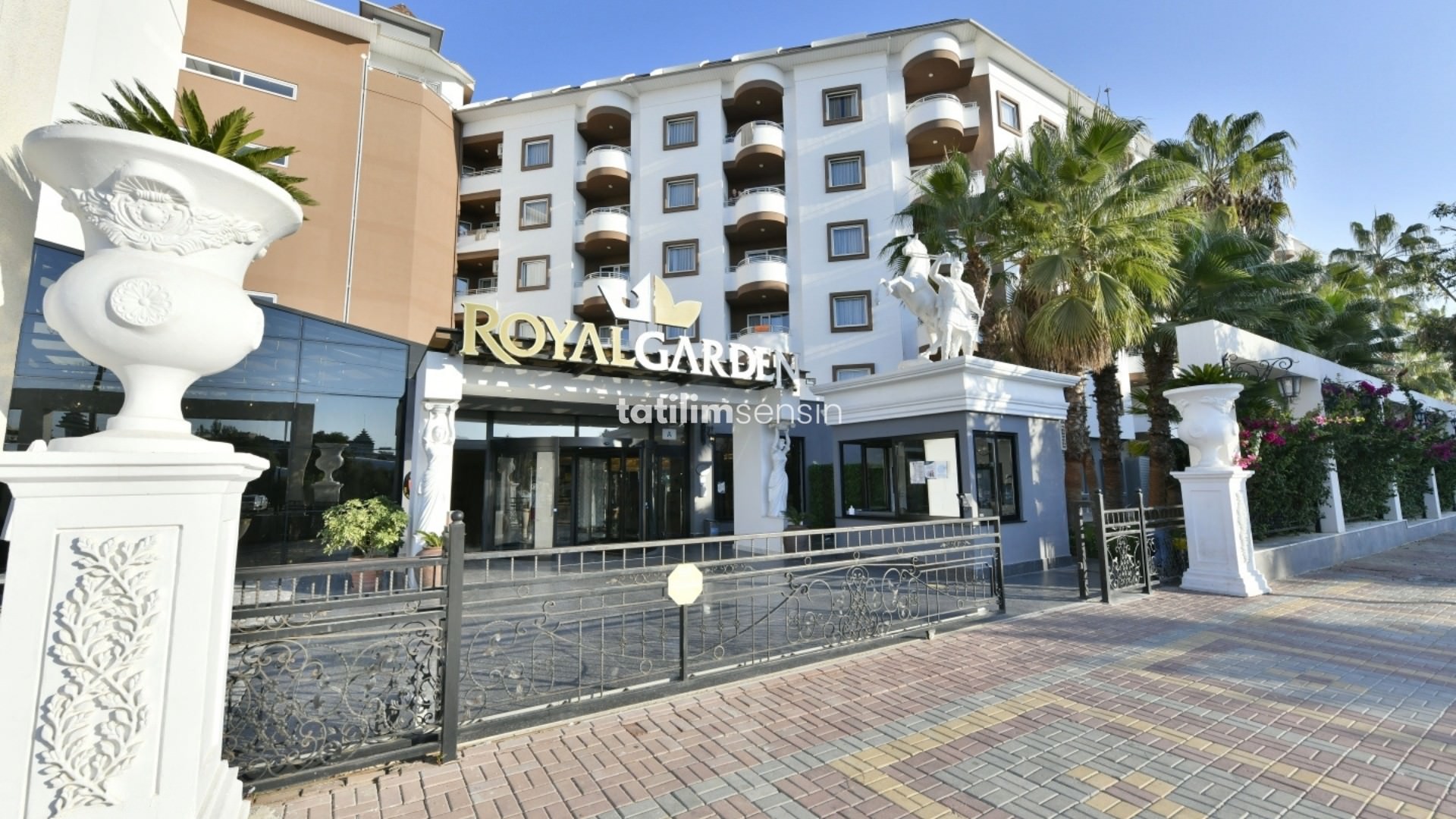 Royal Garden Beach Hotel - 2