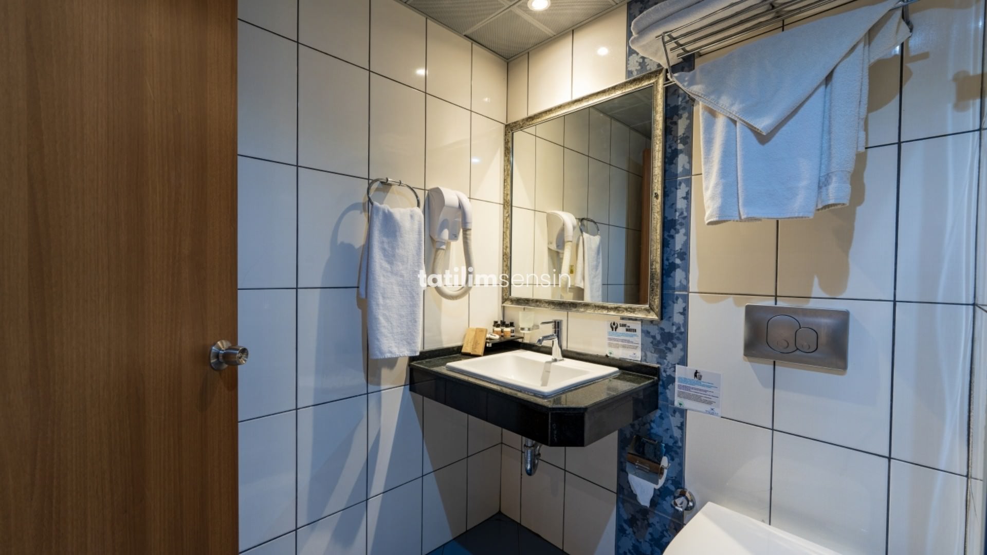 Montebello Resort Hotel - 11