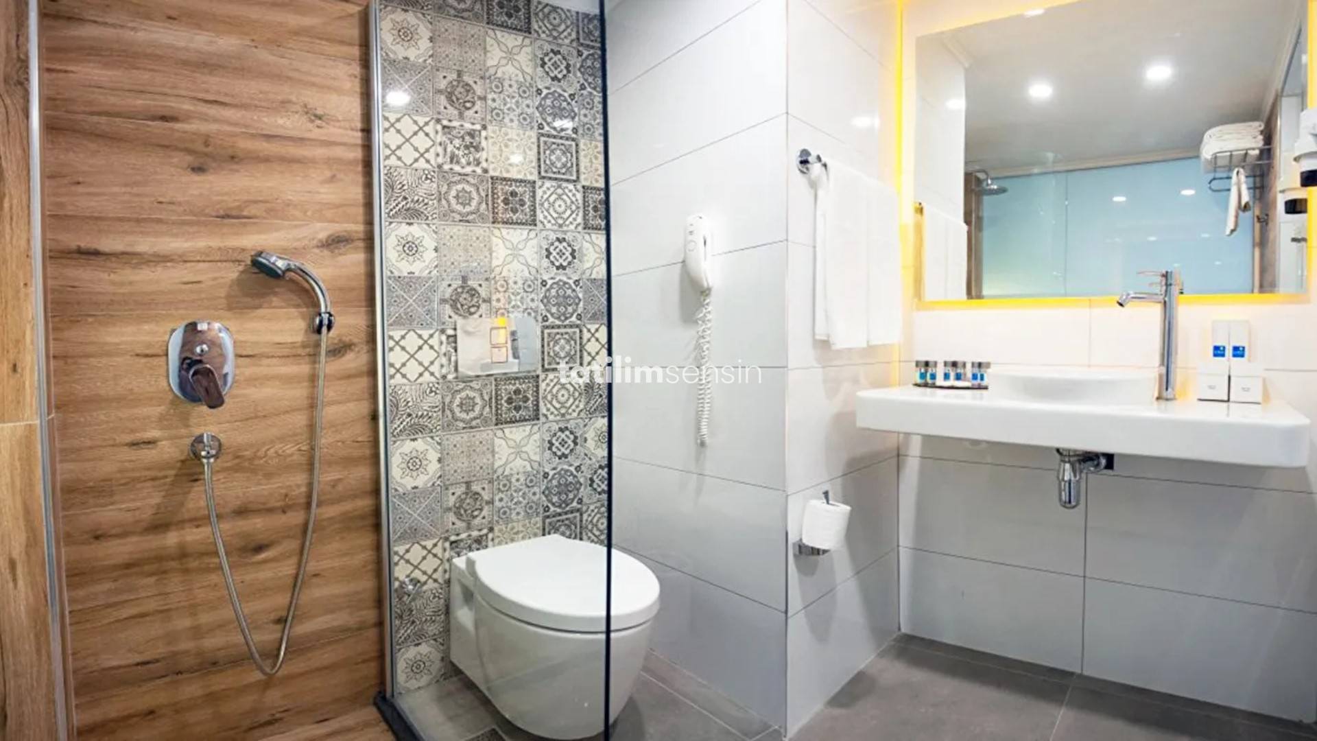 Le Bleu Hotel  Resort - 18