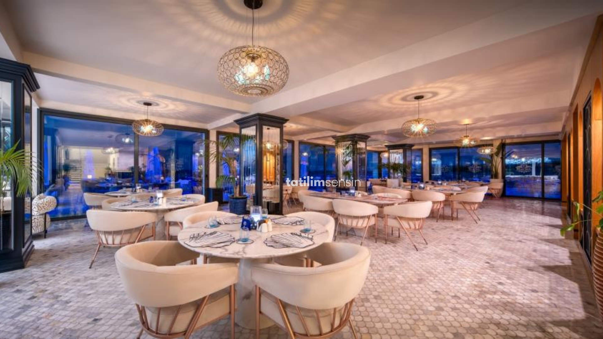 Blue Sea Hotel - 10