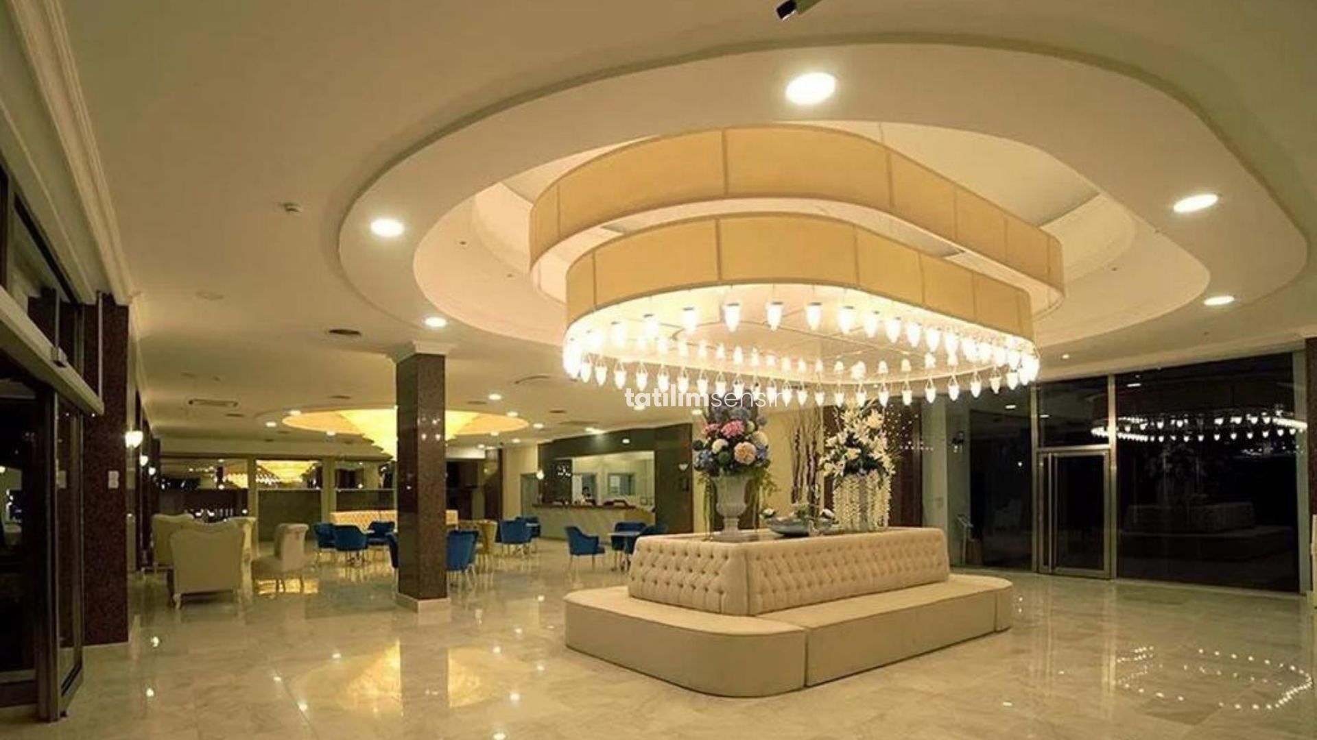 Jasmine Court Hotel - 5