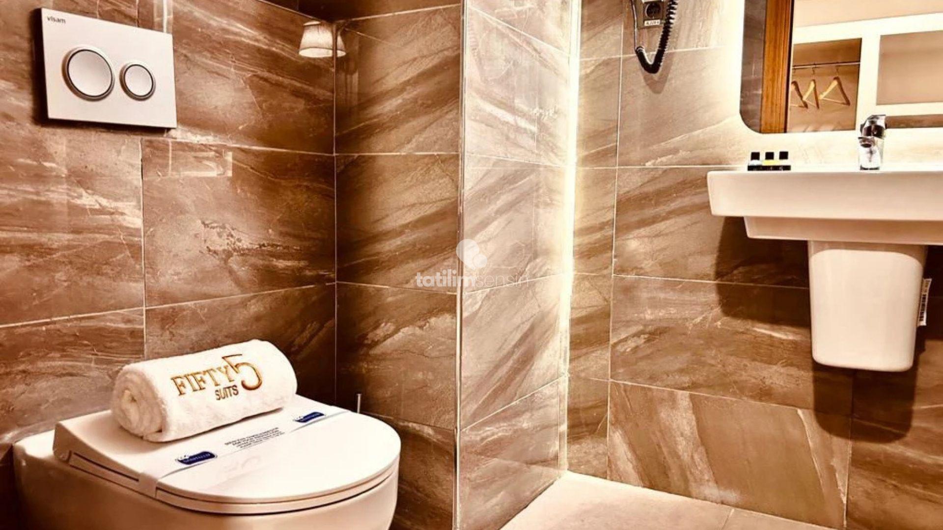 Fifty Five Suite - 15