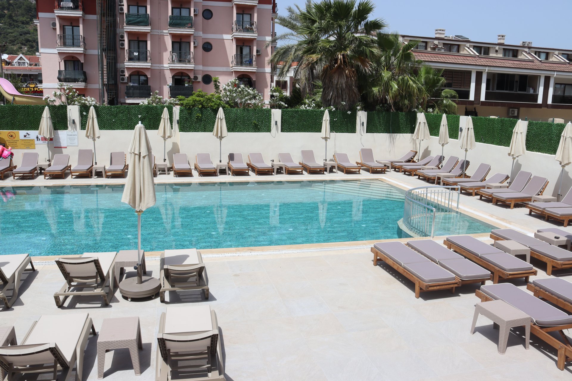 Seven Brothers Hotel - 16