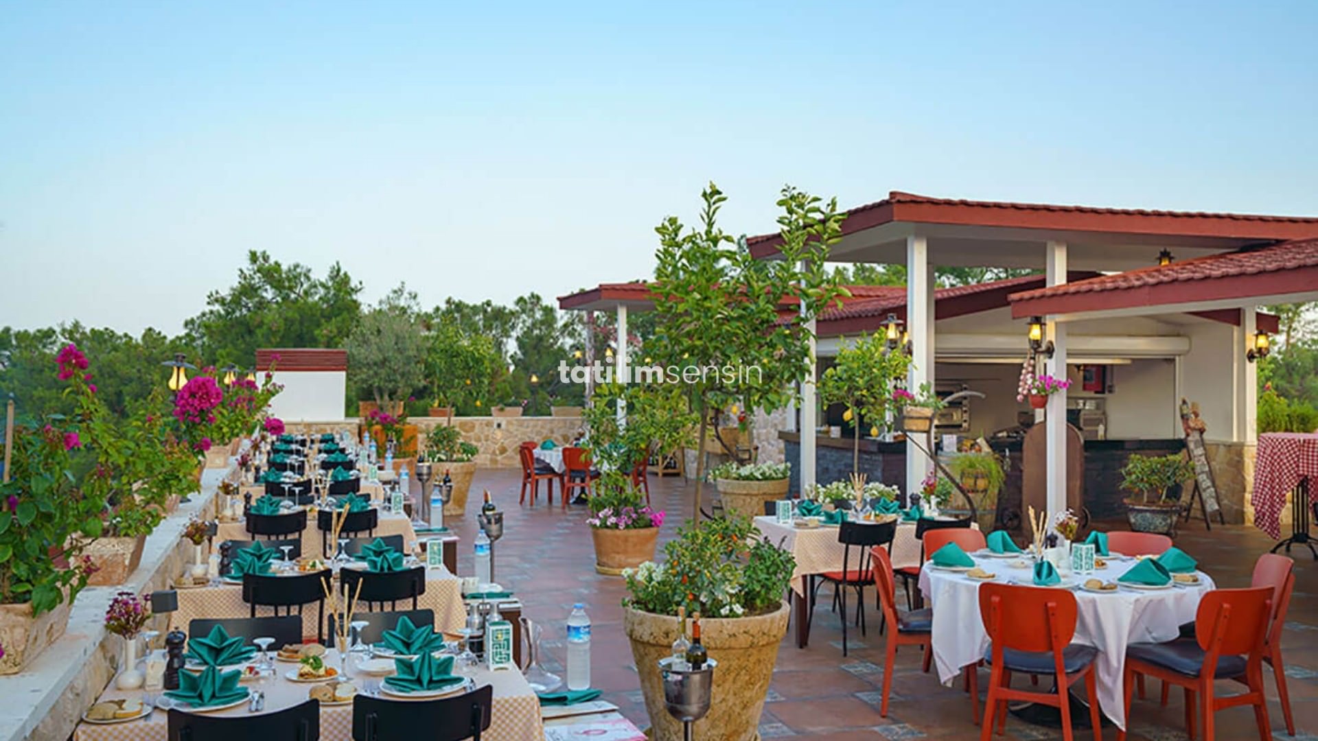 Pirate's Beach Club - 6