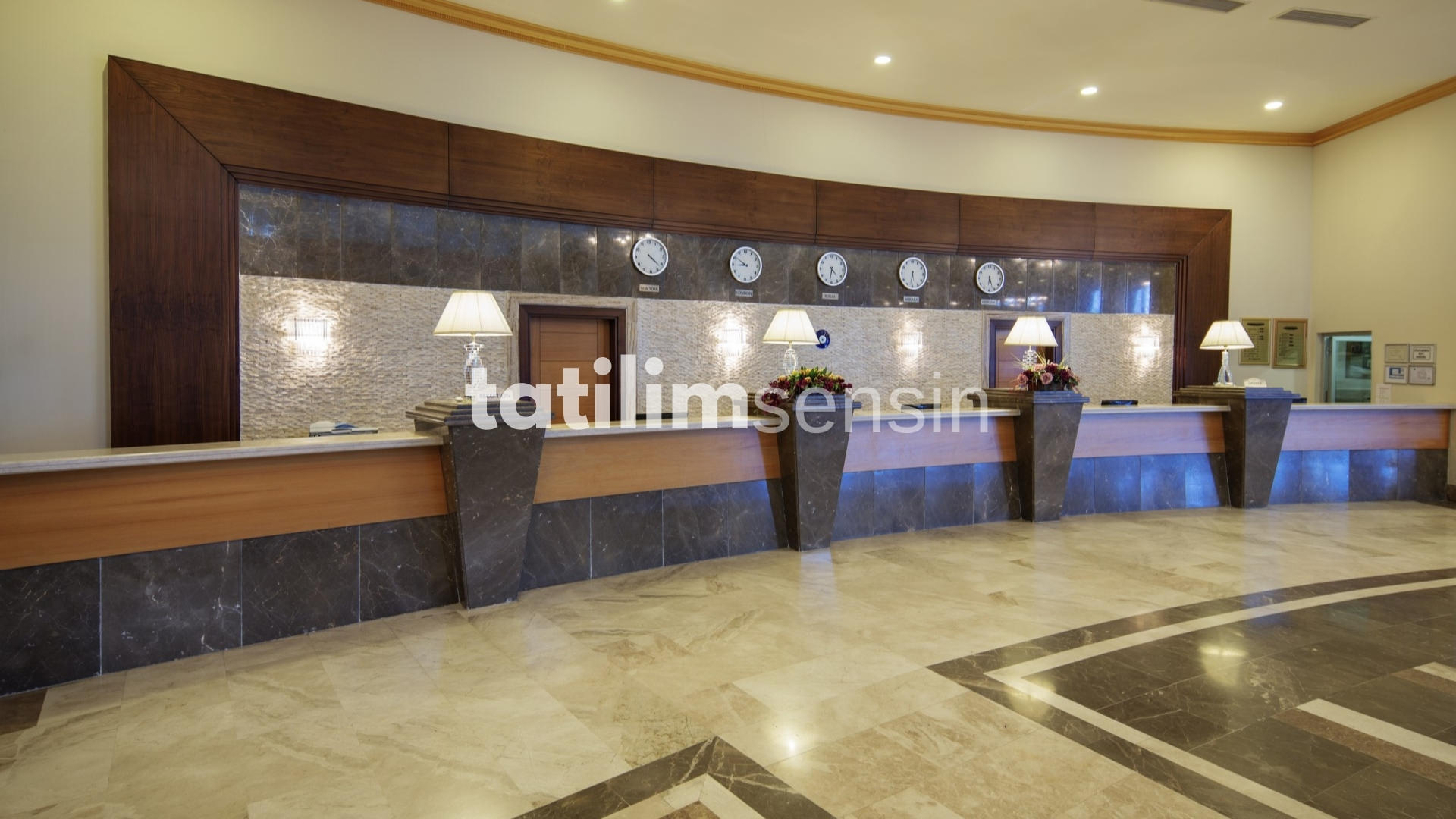 Crystal Admiral Resort Suites Spa - 9