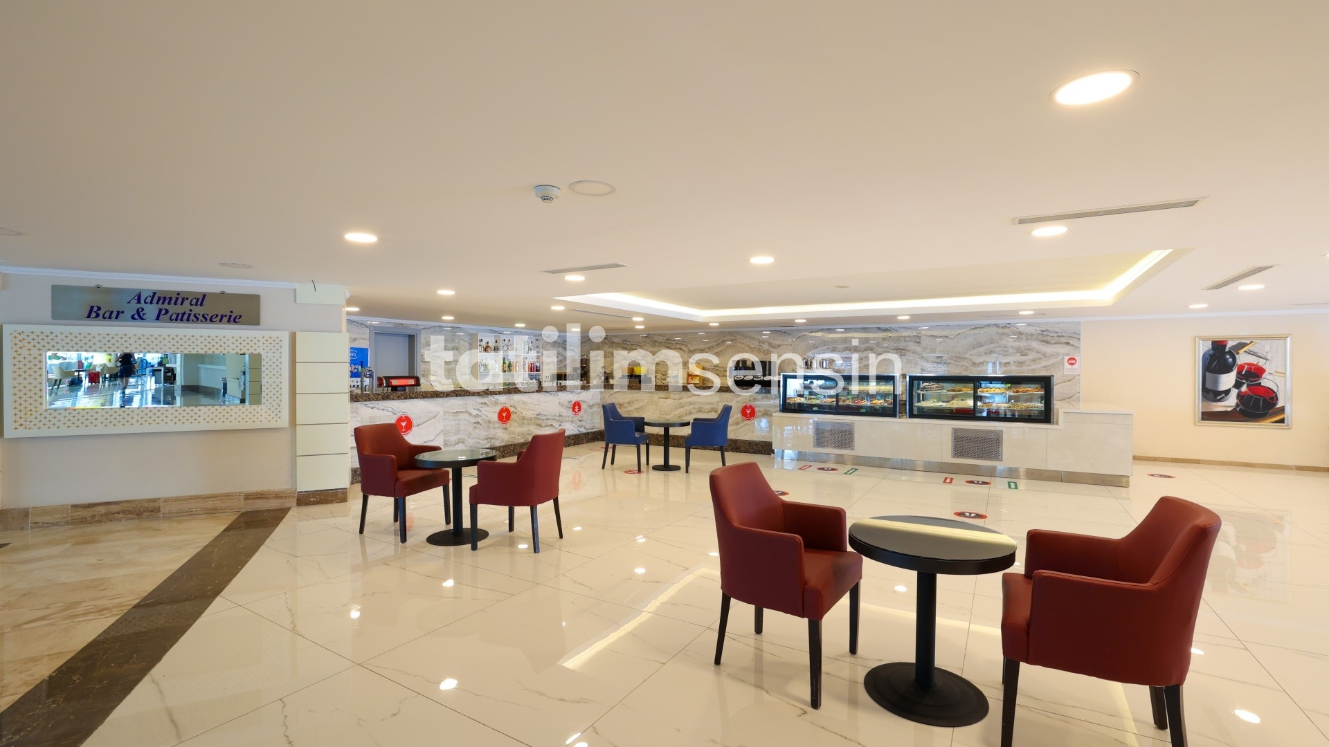 Crystal Admiral Resort Suites Spa - 11