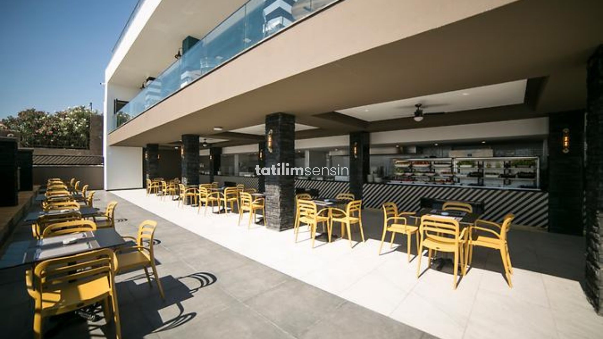 Sailors Beach Club - 13