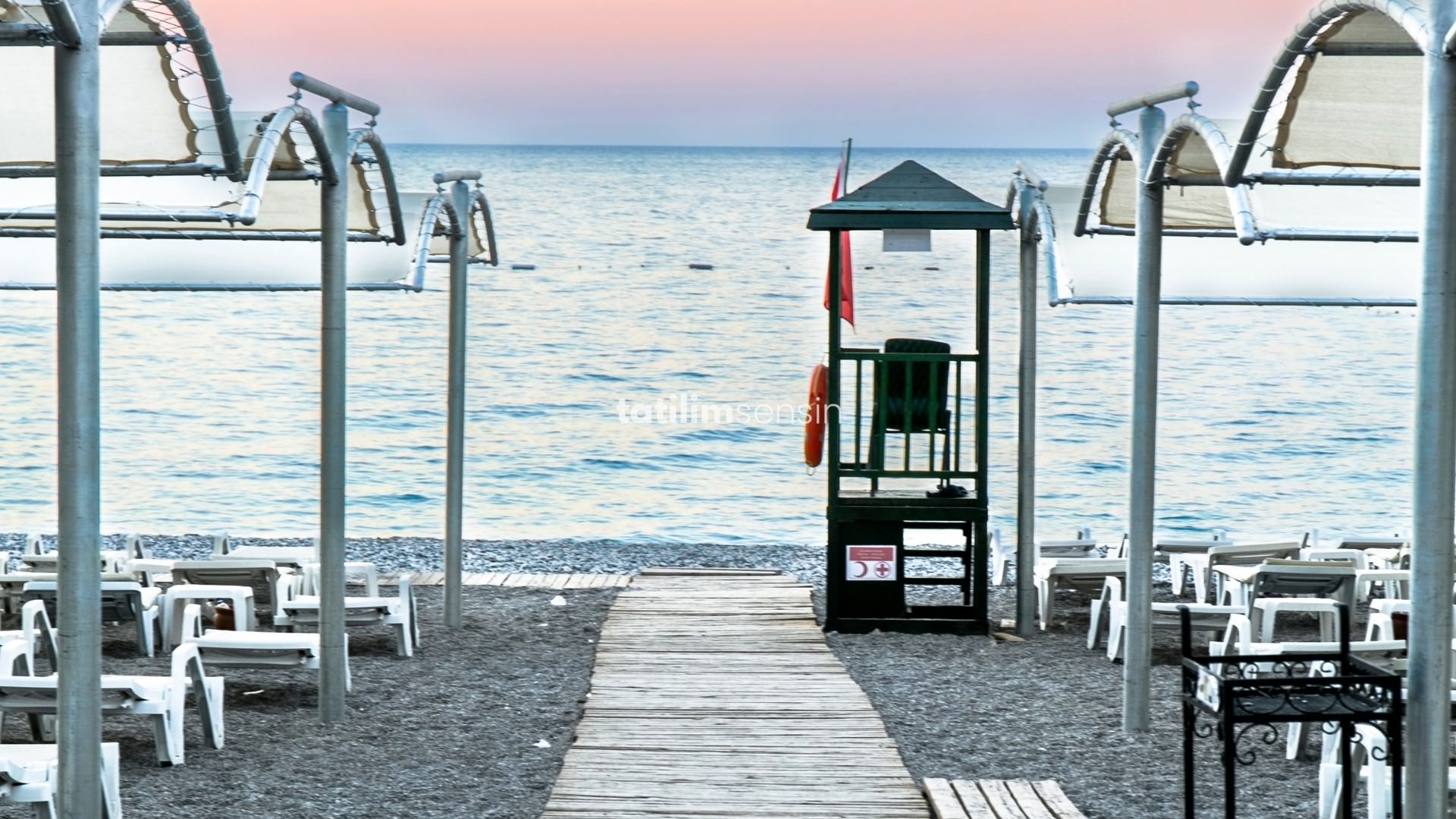 Sailors Beach Club - 4