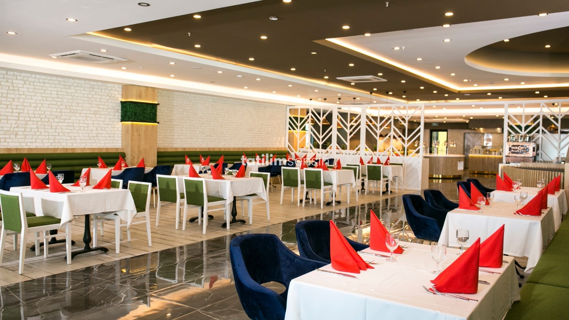 Sailors Beach Club - 12