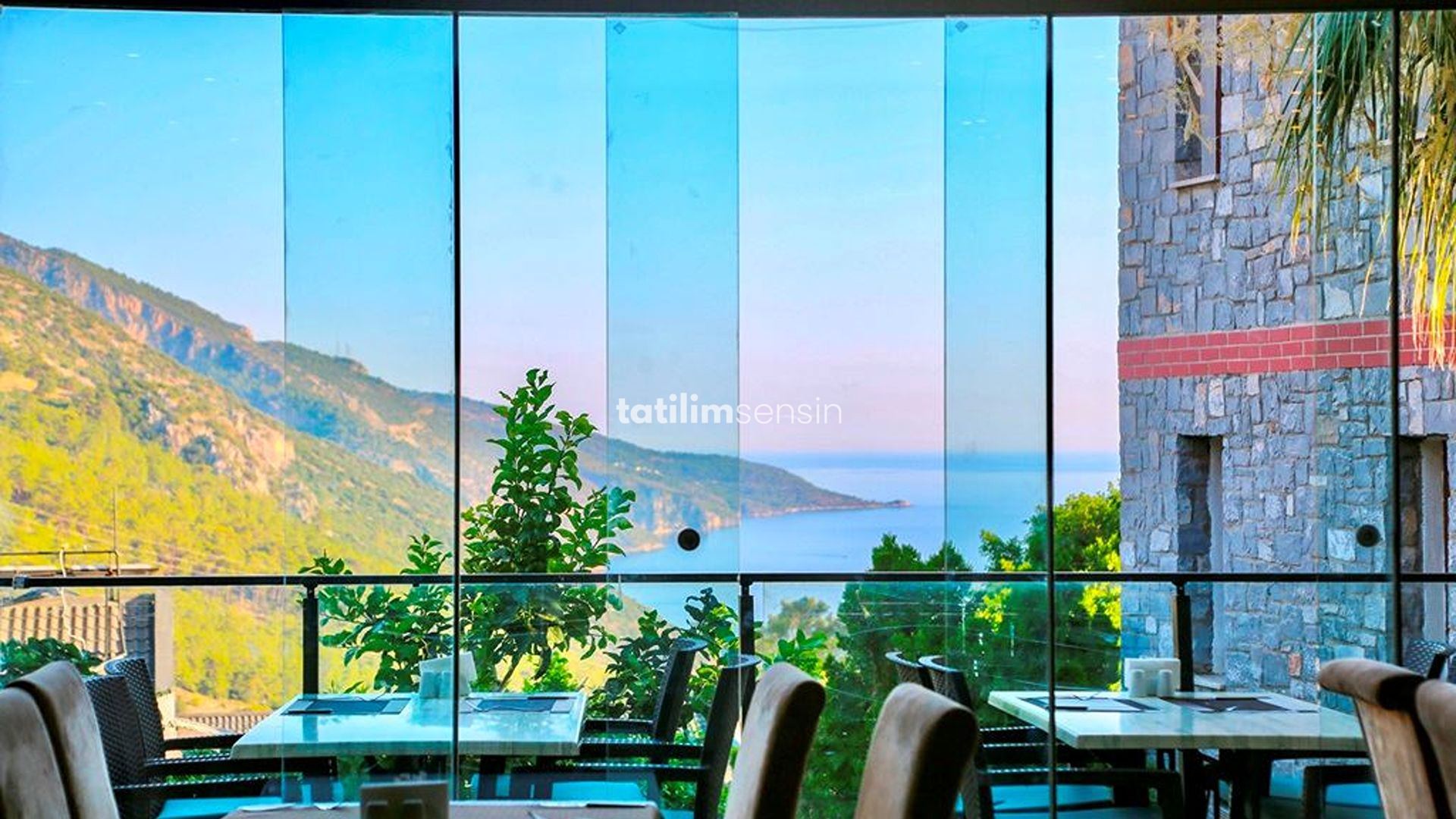 Tropical Deluxe Hotel - 6