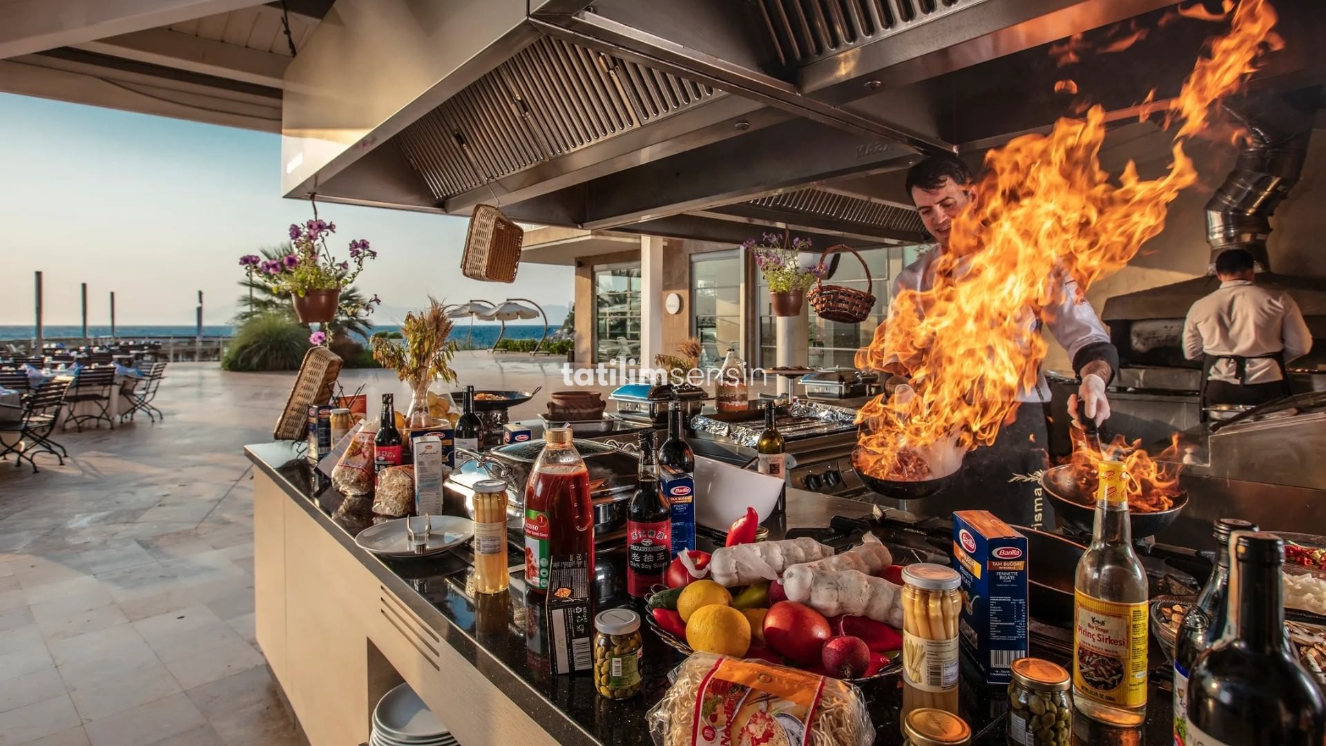 Charisma De Luxe Hotel - 12