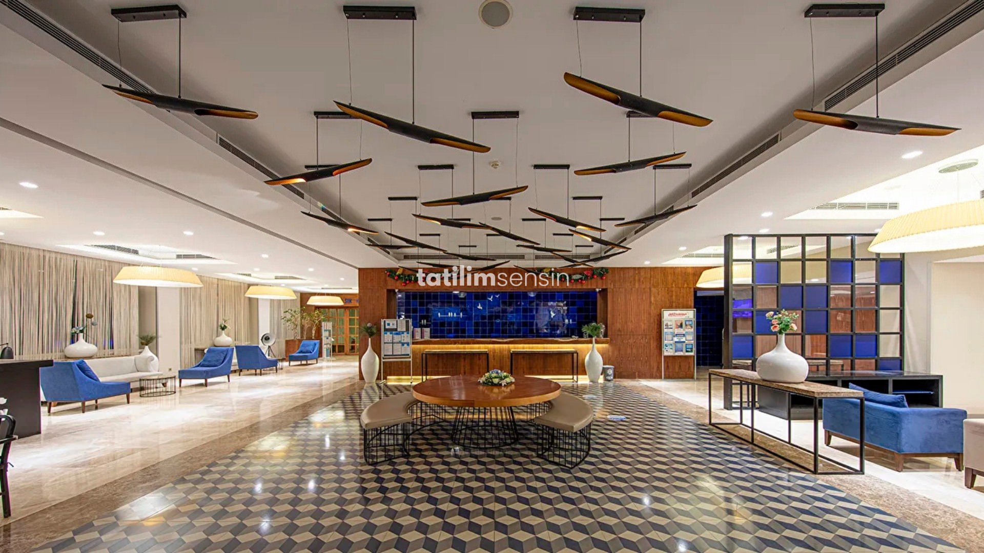 Le Bleu Hotel  Resort - 10