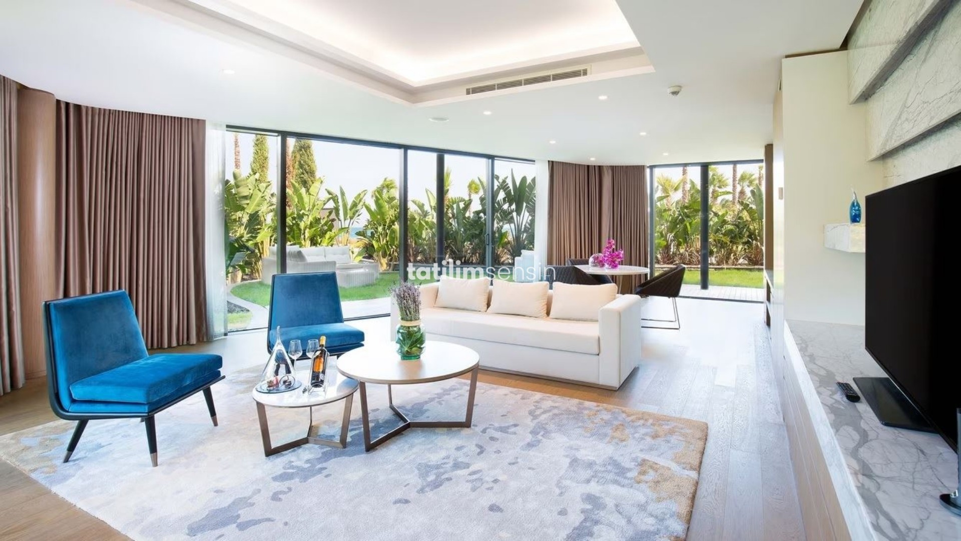 Reges Luxury Collection