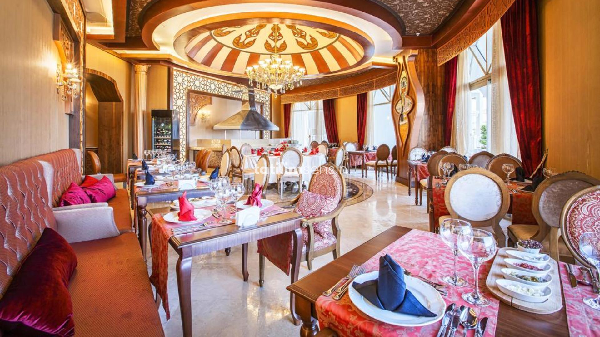 Jadore Deluxe Hotel  Spa