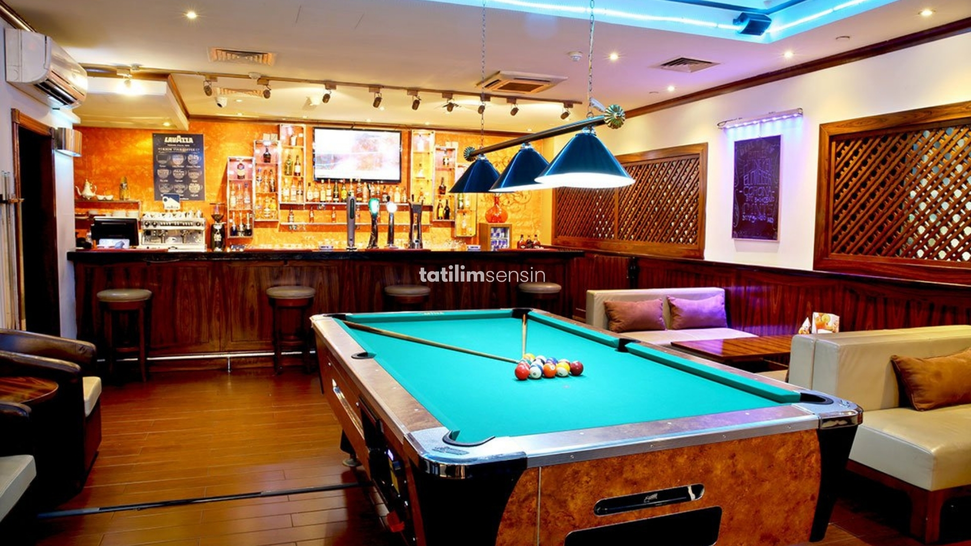 Excelsıor Downtown Hotel