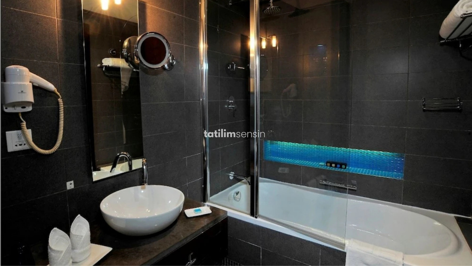 Hues Boutıque Hotel