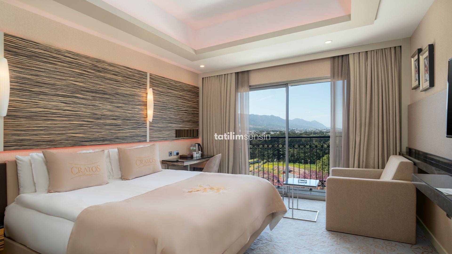 Cratos Premium Hotel Port Spa