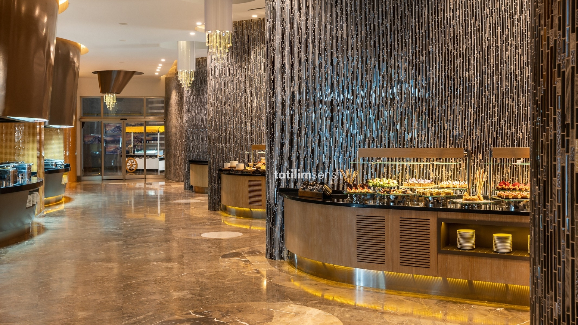 Elexus Hotel Resort Spa