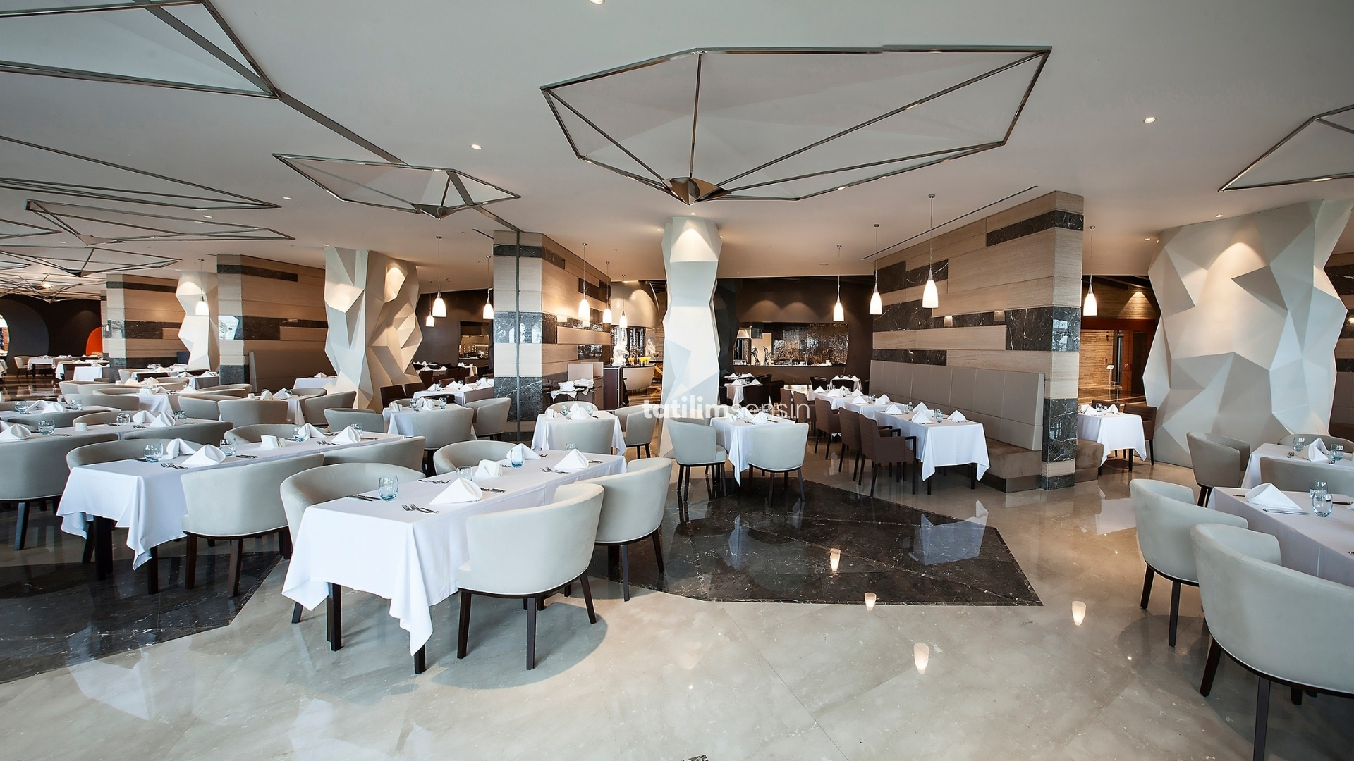 Elexus Hotel Resort Spa