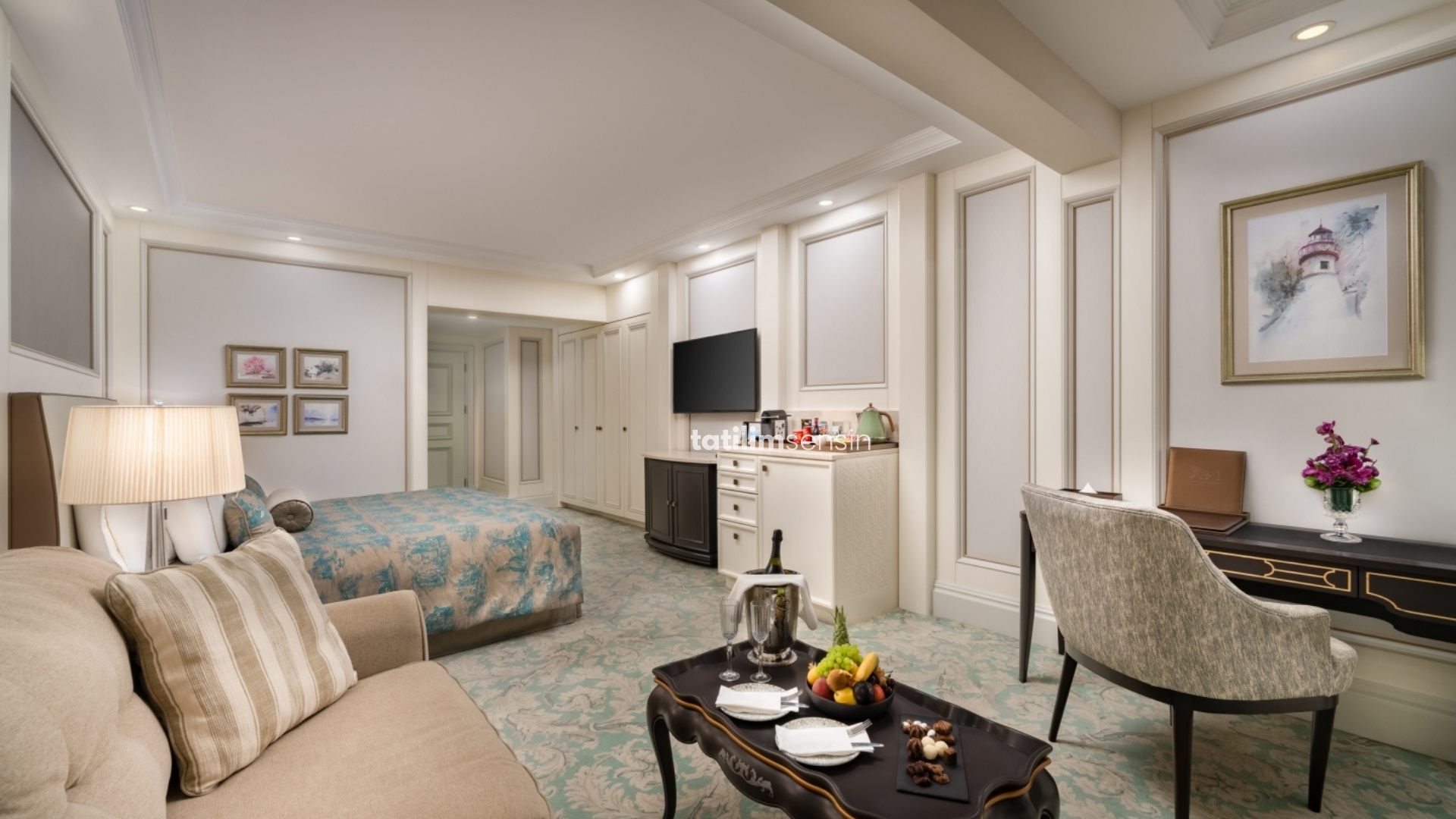 Les Ambassadeurs Hotel