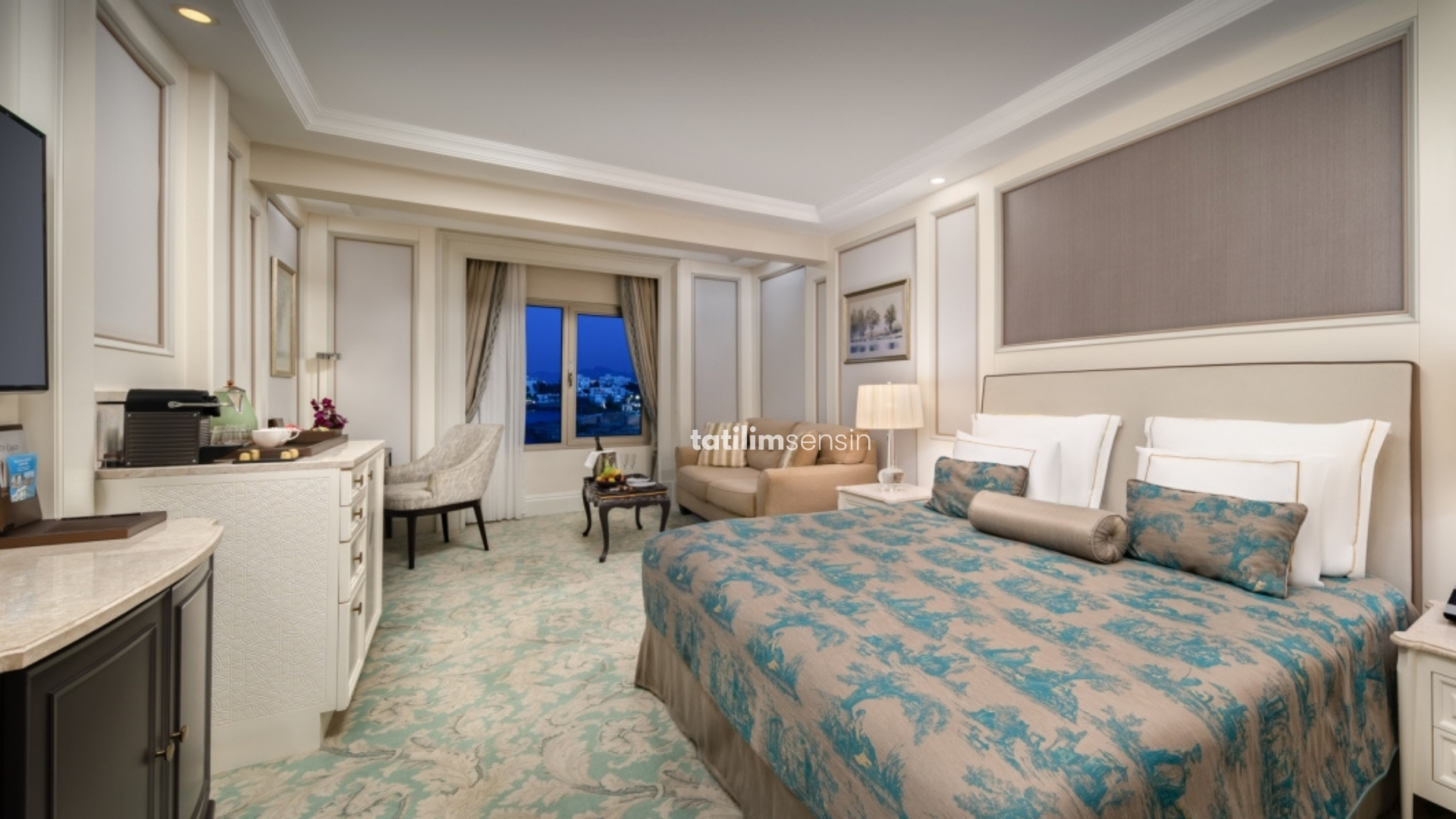 Les Ambassadeurs Hotel