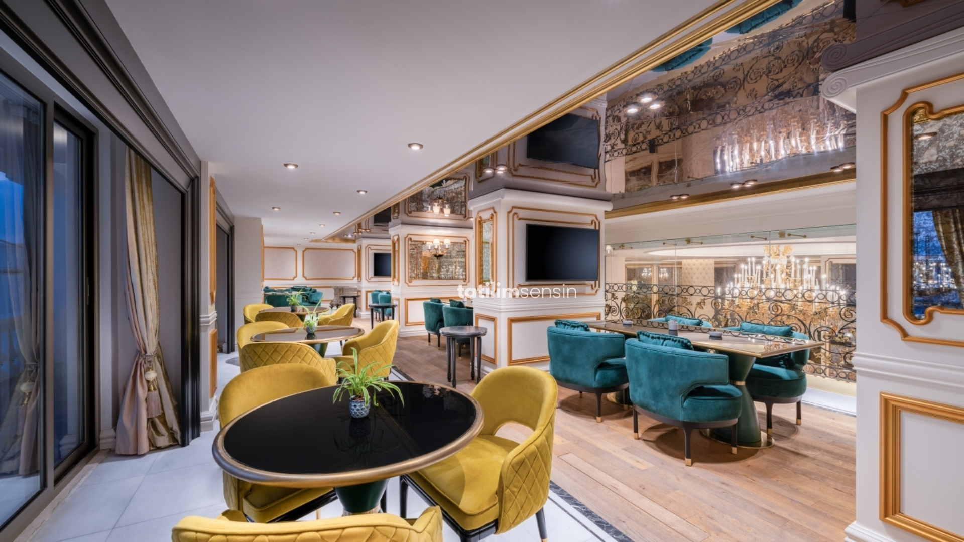 Les Ambassadeurs Hotel