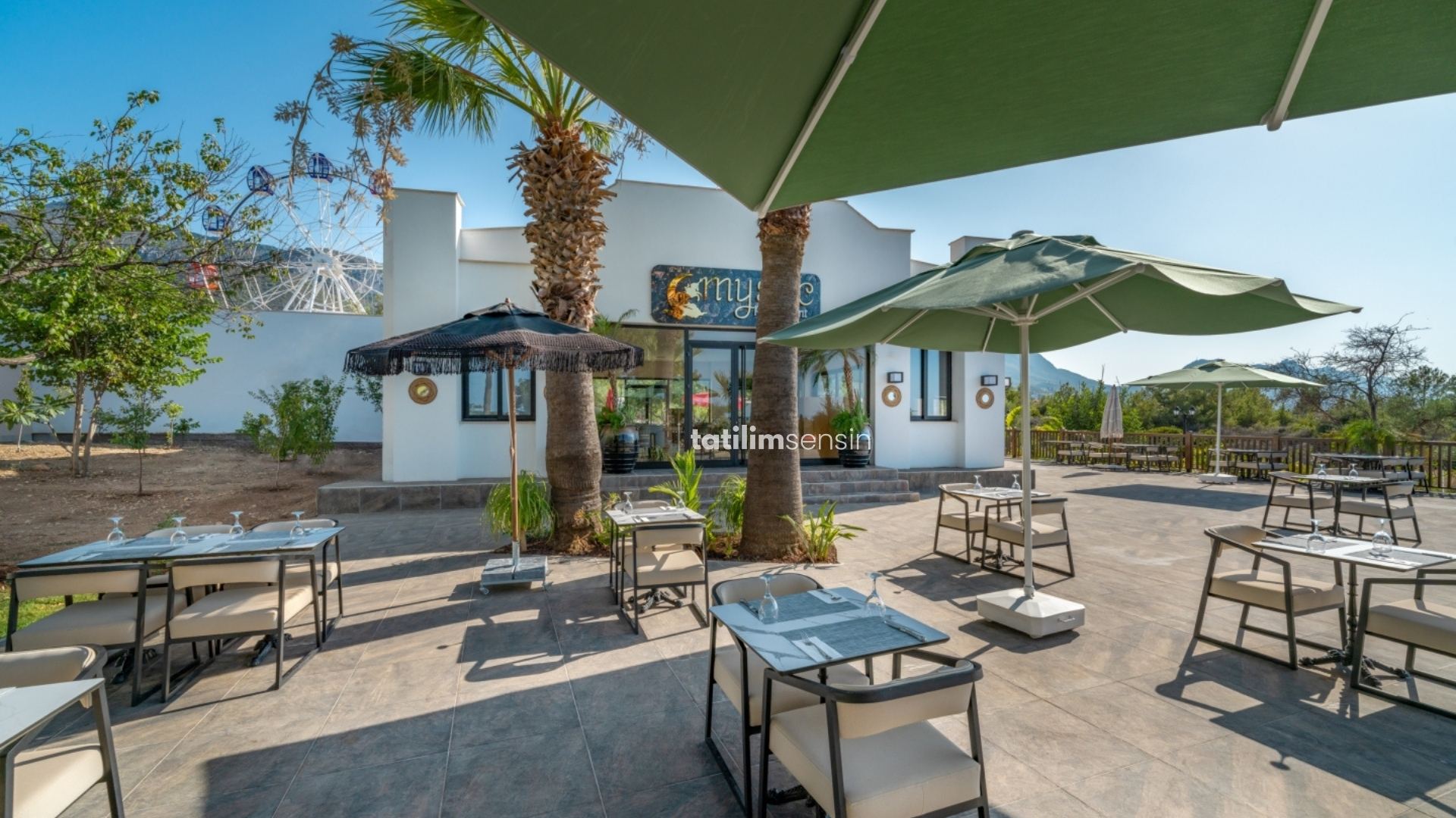 Les Ambassadeurs Hotel