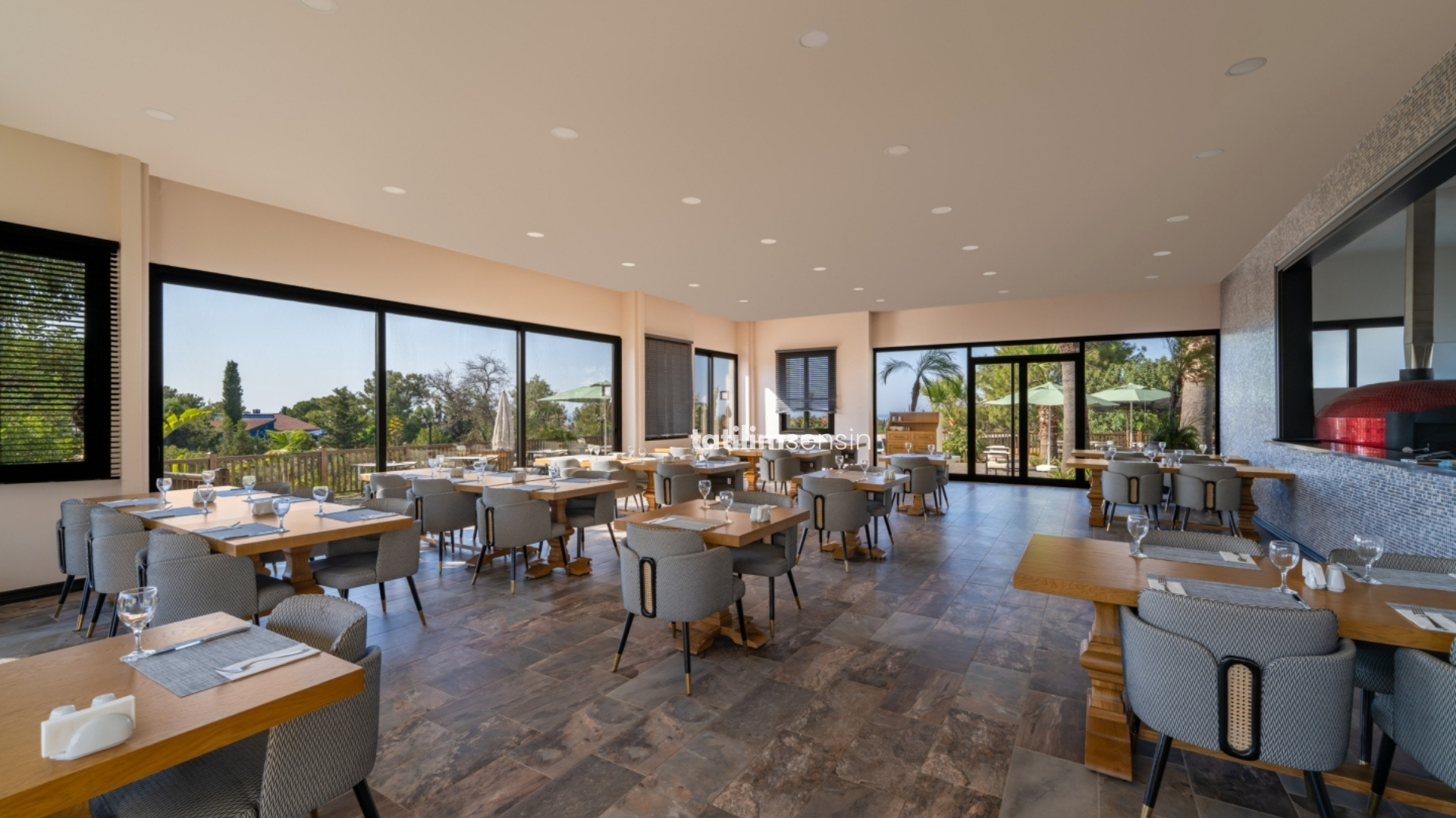 Les Ambassadeurs Hotel