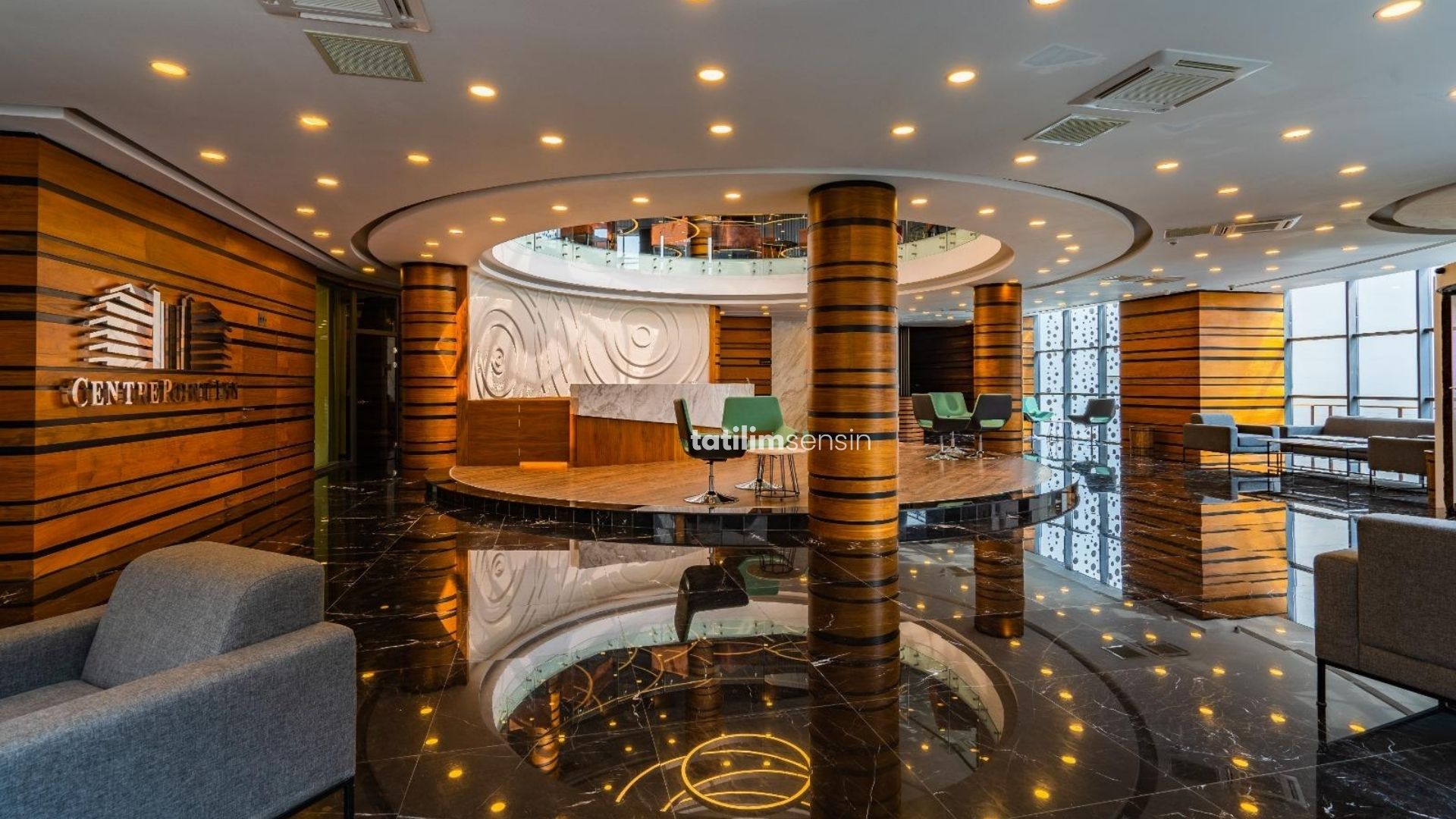 Novel Centre Point Hotel