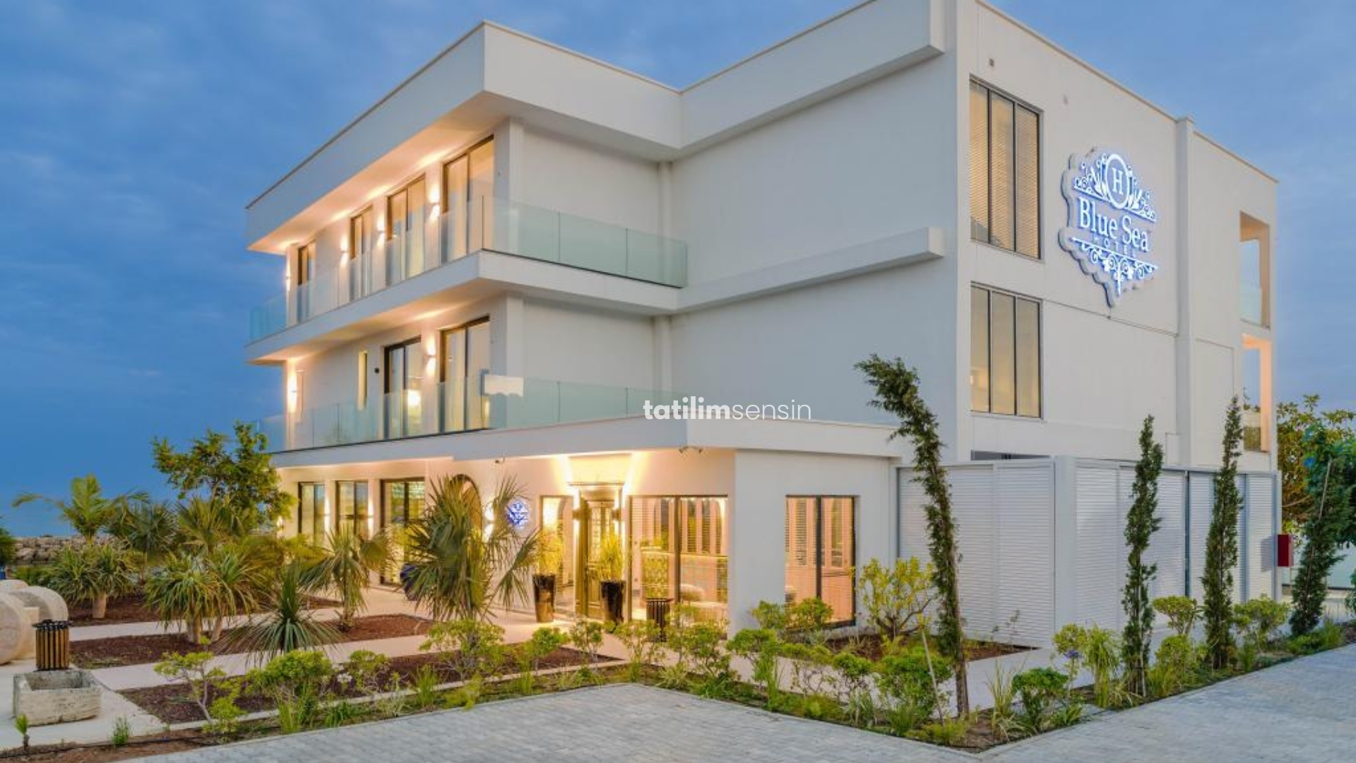 Blue Sea Hotel