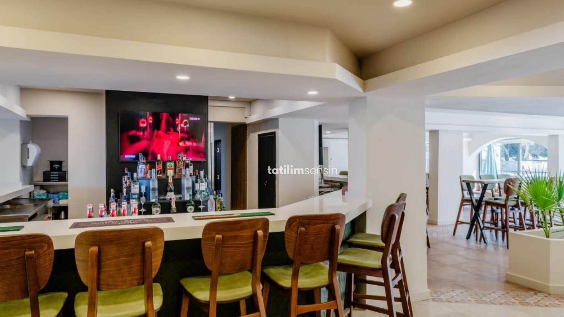 Olivia Palm Boutique Hotel