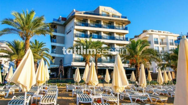 Aurasia Beach Hotel