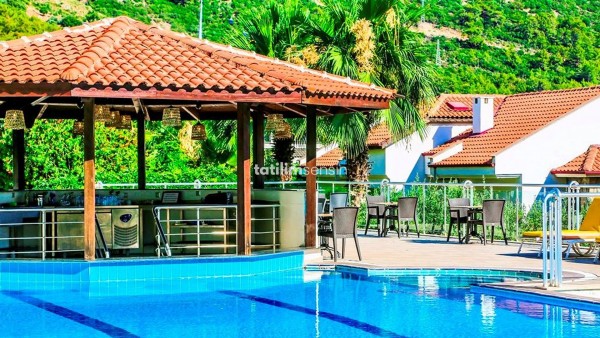 Tropical Deluxe Hotel