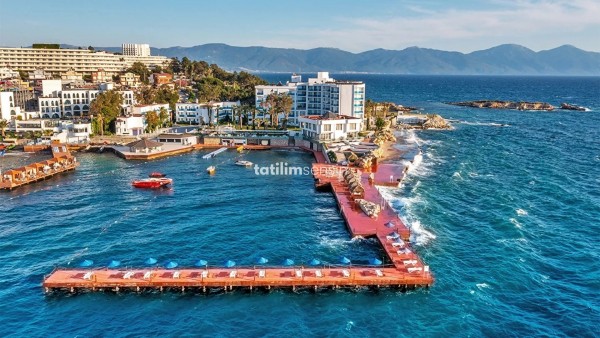 Le Bleu Hotel  Resort