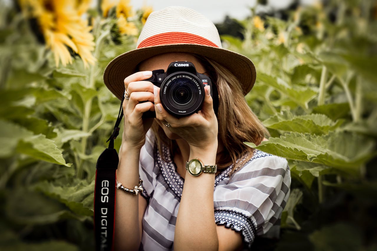 Tatilde Fotoğraf Çekimine Hazırlık: Kameranızdan Ayırmamanız Gerekenler